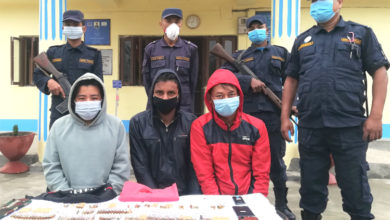 Photo of तनहुँको कोत्रेबाट लागूऔषध सहित ३ र भरुवा बन्दुकसहित किहुँबाट एक जना पक्राउ