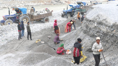 Photo of सेती नदी घाटका खानीमदजुरको पीडा : न कसैले देख्छ, न कसैले सुन्छ
