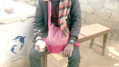 Photo of मजदूरको पीडा : तनहुँ प्रहरीको भवन बनाउने ठेकेदार भागेपछि पाँच दिन भोकै हिंडेर घर