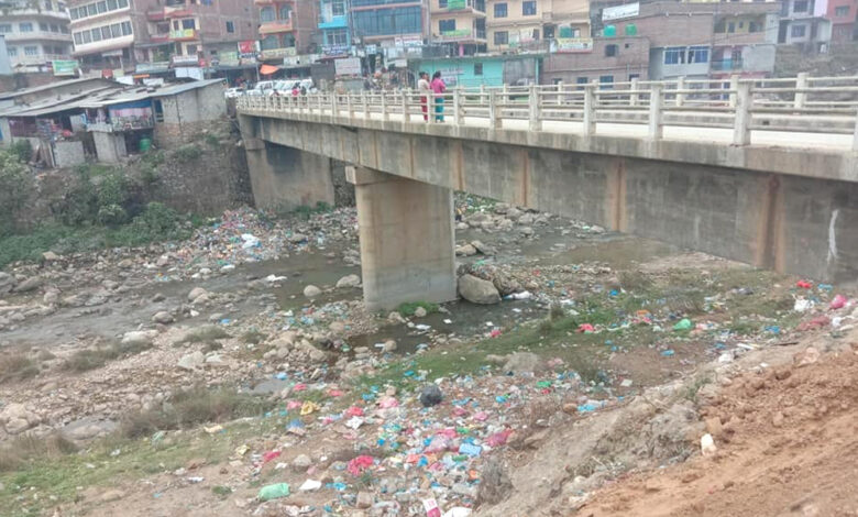 Photo of प्रदुषित बन्दै चुँदी खोला