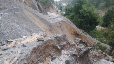 Photo of अविरल वर्षातले पहिरो खस्दा तनहुँ र स्याङ्जा जोड्ने जुडीफाँट–चित्रेभञ्याङ सडक अवरुद्ध