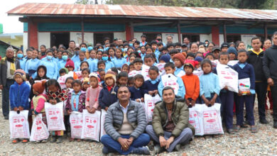 Photo of दुइ विद्यालयका करिब १६० जना विद्यार्थीहरुलाई स्टेशनरी सामग्री वितरण