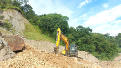 Photo of पहिरो हटाउँदै