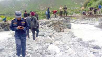 Photo of बाढीले क्षति पुर्‍याएको पुल स्थानीयद्वारा मर्मत गरी सञ्चालन