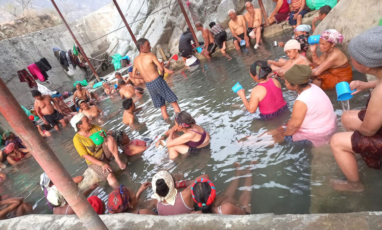 Photo of प्राकृतिक तातोपानीमा स्नान