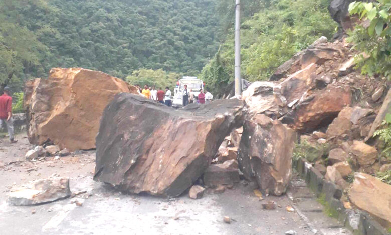 Photo of आँवुखैरेनी-मुग्लिन सडक खण्ड एकतर्फी