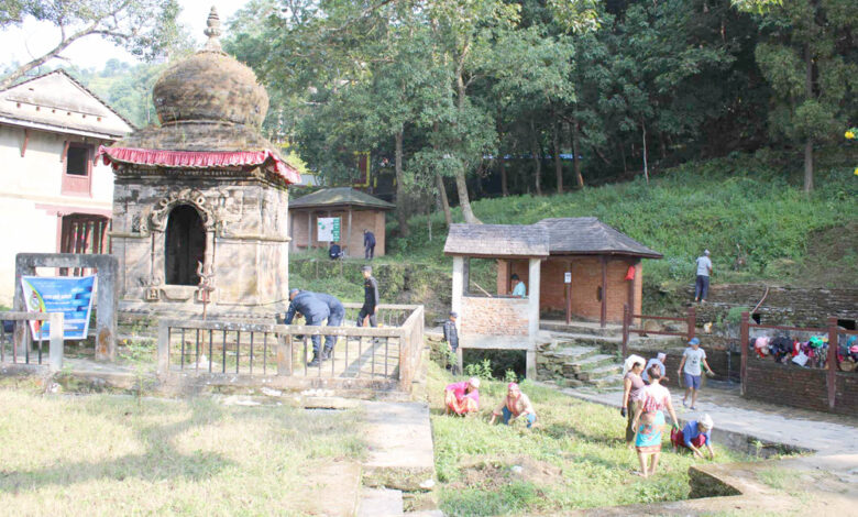Photo of बन्दीपुरको तीनधारामा सरसफाई