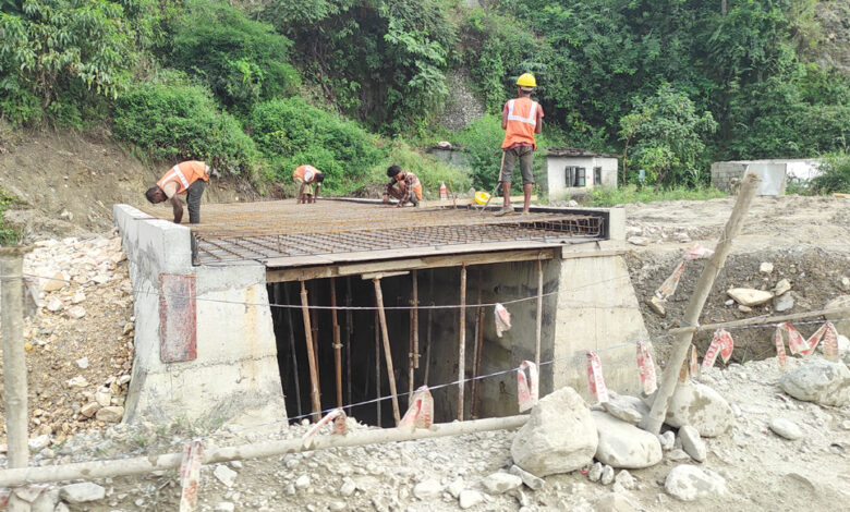 Photo of राजमार्ग विस्तार कार्य सुस्त गतिमा