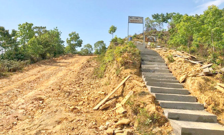 Photo of पदयात्राका लागि मिर्लुङकोटमा सिढी निर्माण
