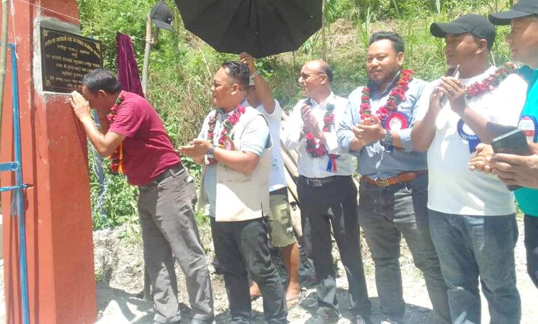 Photo of बन्दीपुरको खहरेमा एक घर एक धारा