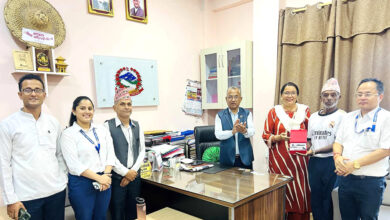 Photo of व्यासका कृषकलाई बाँदर धपाउने लेजर लाइट वितरण