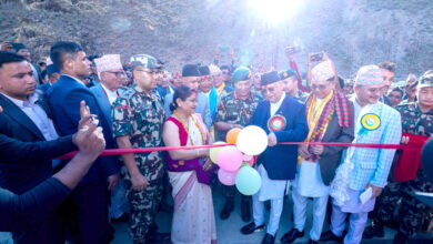 Photo of हुम्लाको सिमकोट राष्ट्रिय सडक सञ्जालसँग जोडियो, प्रधानमन्त्रीले गरे बेलिब्रिजको उद्घाटन