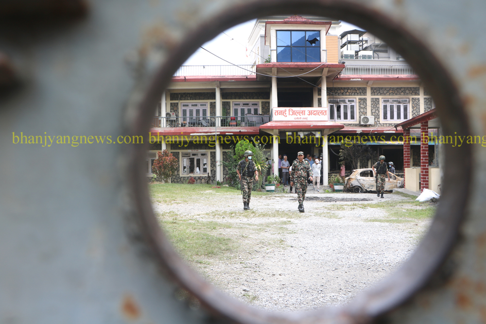 Photo of बढ्दो सम्बन्धविच्छेद : अधिकारको उपयोग कि विकृति ?