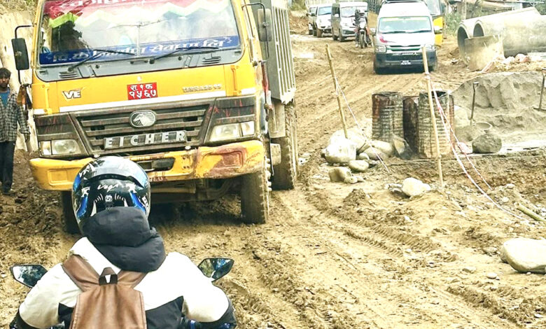 Photo of डुम्रे–बेसीसहर सडक खण्ड : जोखिमपूर्ण यात्रा
