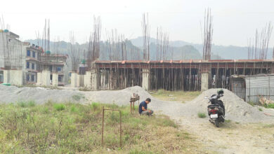 Photo of अलपत्र अवस्थामा निर्माणाधिन अस्पताल भवन