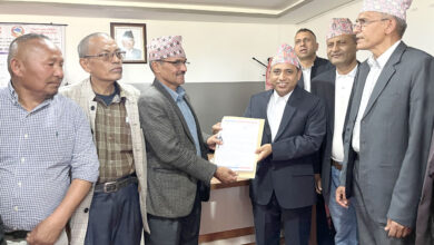 Photo of ओलीको रिहाइको माग गर्दै एमाले तनहुँले सिडिओलाई बुझायो ज्ञापनपत्र