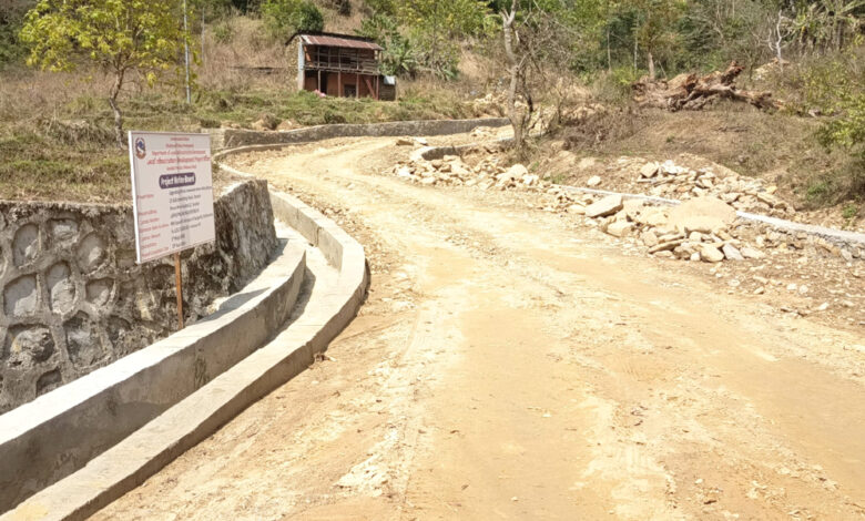 Photo of सडक स्तरोन्नती गरिदै
