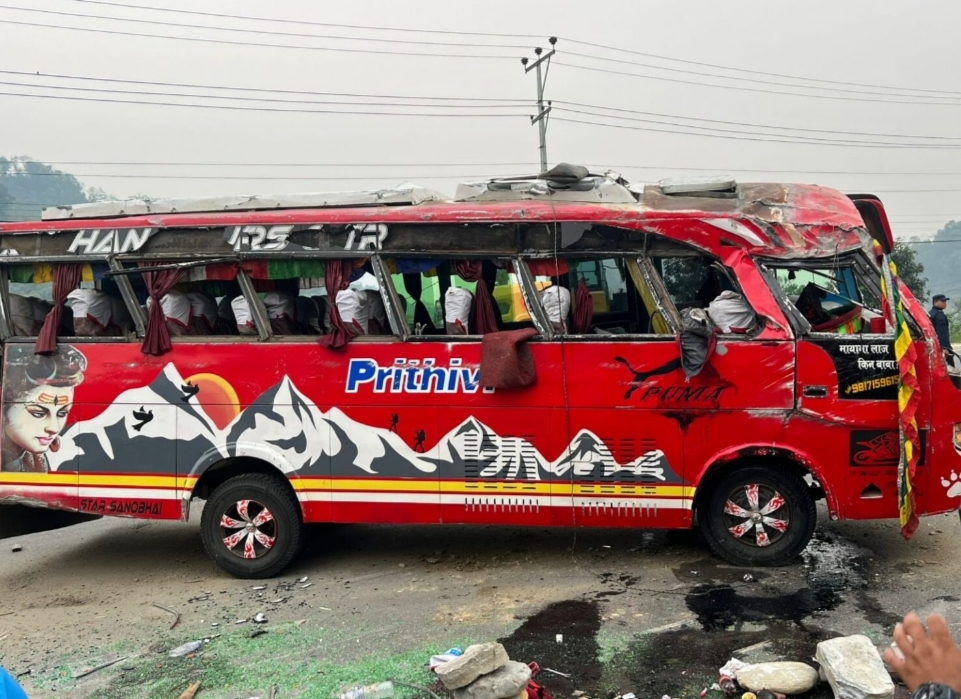 Photo of तनहुँको सेरामा बस दुर्घटना : २ जनाको मृत्यु, ३१ जना घाइते, ९ जनाको अवस्था गम्भीर
