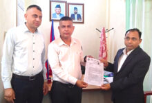 Photo of निर्णय सच्याउन माग गर्दै सरकारलाई ज्ञापनपत्र, तनहुँका दैनिक पत्रिकाले सम्पादकीयमा कालो पोते