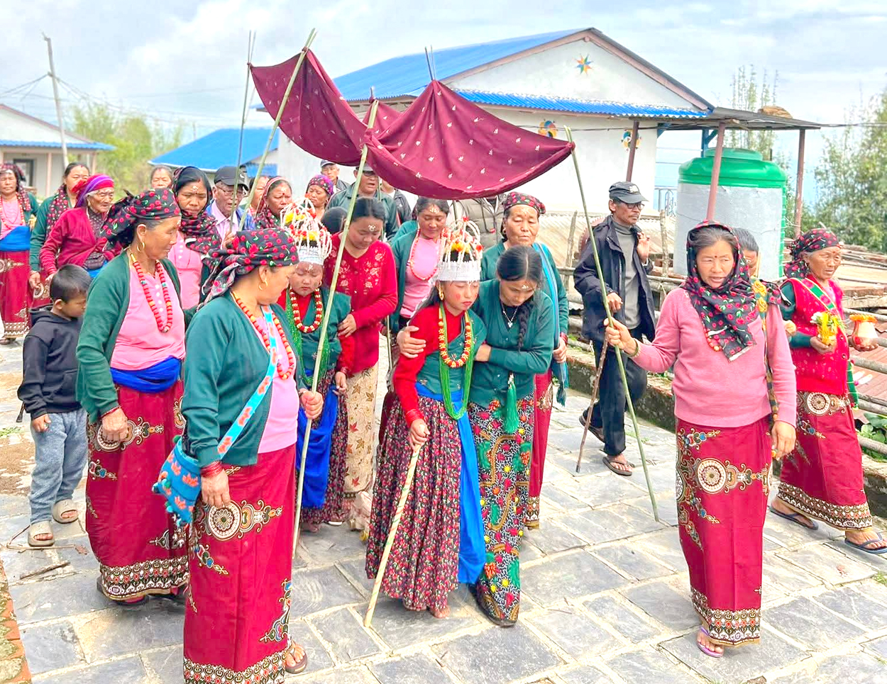 Photo of घाँटुनाच संरक्षणमा जुटे तनहुँका गुरुङ समुदाय