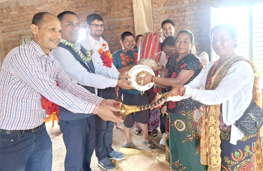 Photo of आमा समूहलाई पञ्चेबाजा हस्तान्तरण