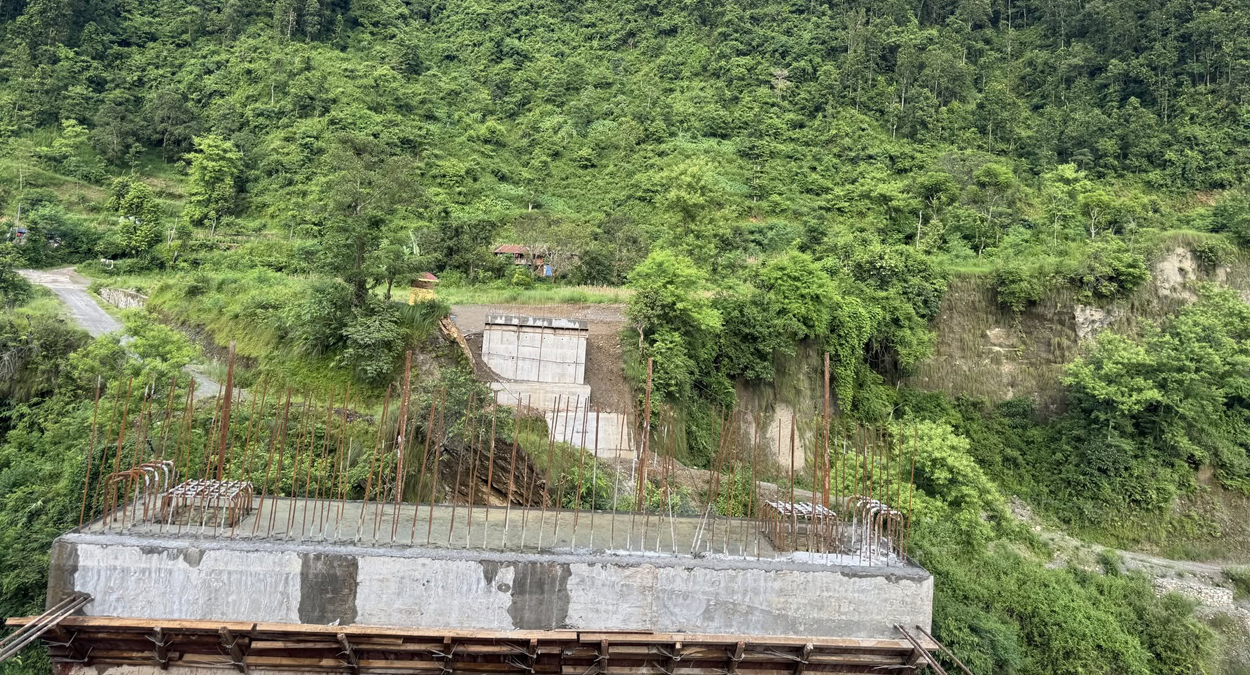Photo of भिमादको फेदी खोलामा स्टील ट्रस पुल निर्माण हुँदै