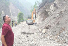 Photo of सडक विस्तारसंगै मर्मतमा जोड : एक वर्षमा ट्रयाक, ग्राभेल, कालोपत्र र ढलान, ११६ किलोमिटर सडक मर्मत